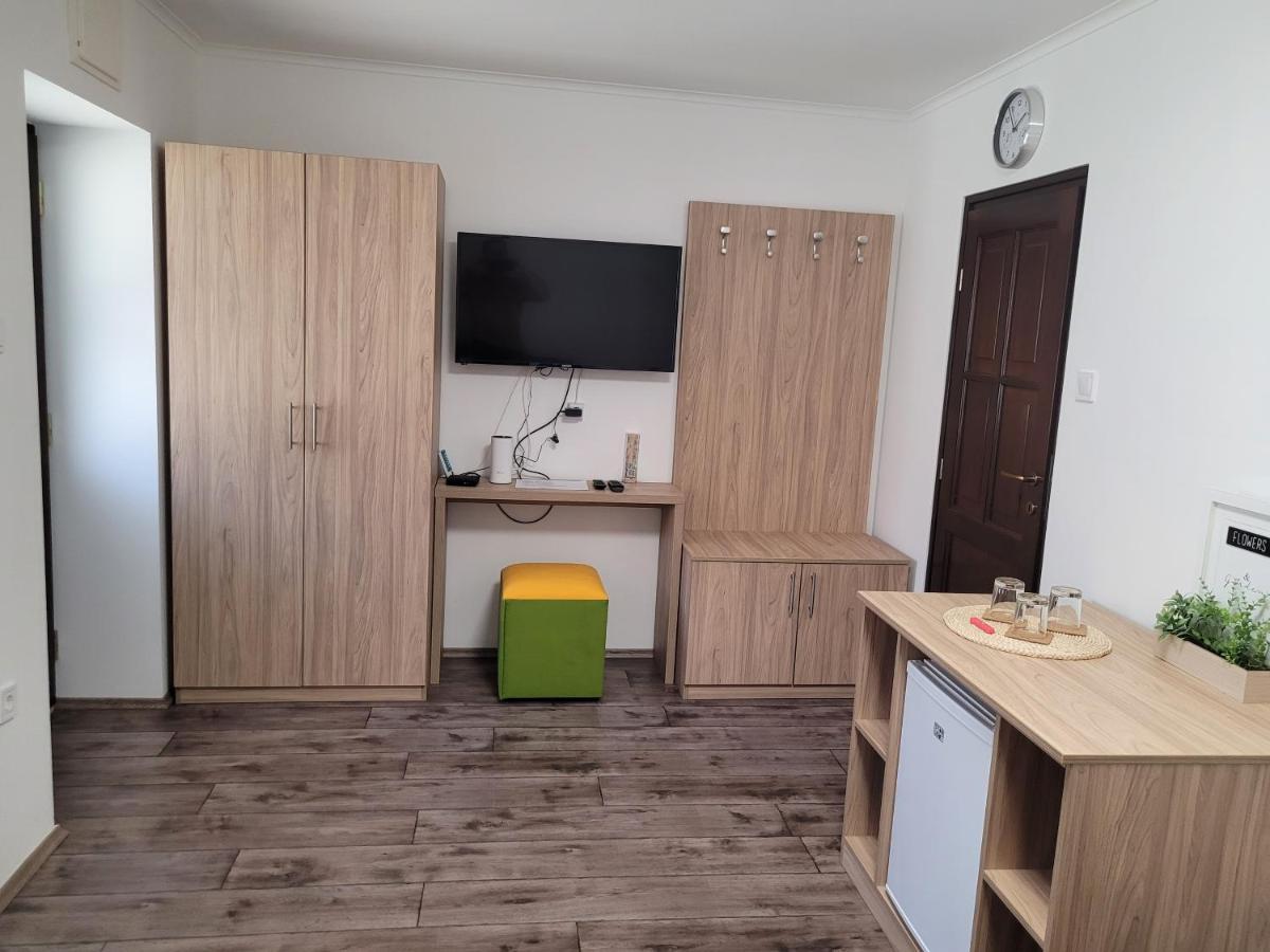 Végvári Vendégház Magyarbóly Esterno foto