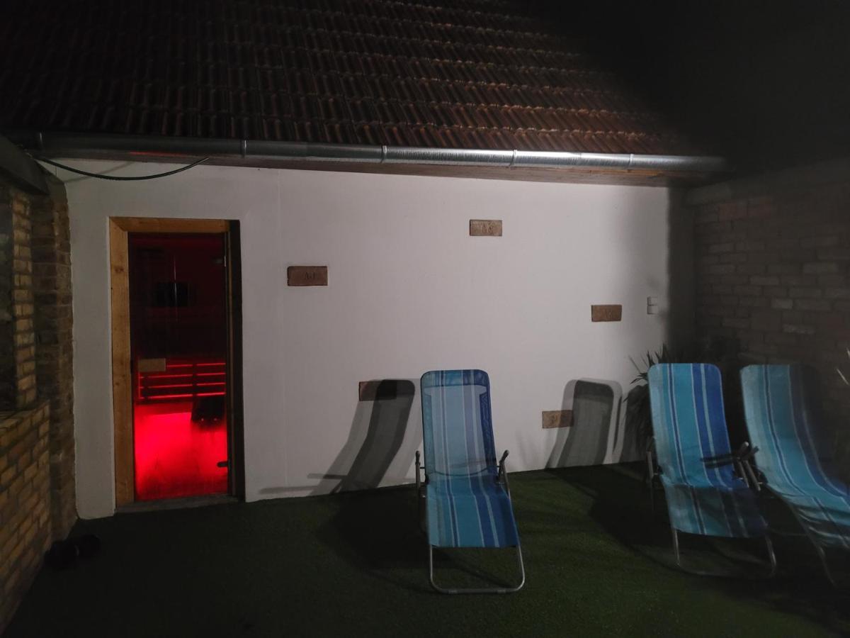 Végvári Vendégház Magyarbóly Esterno foto