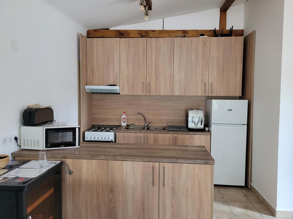 Végvári Vendégház Magyarbóly Esterno foto